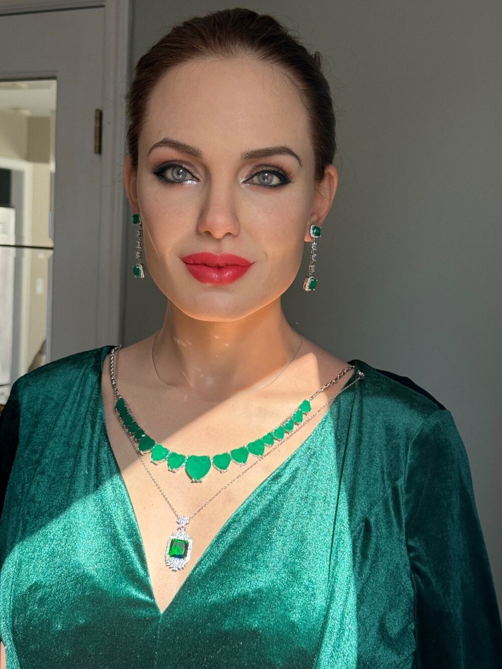 Forest Green, Zambian Emeralds Hearts Necklace, Star of Hollywood Masterpiece